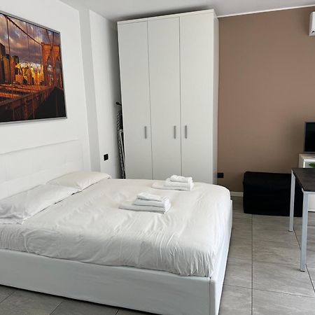 Sempione Rho Expo Stay - Affitti Brevi Italia Pero Bagian luar foto